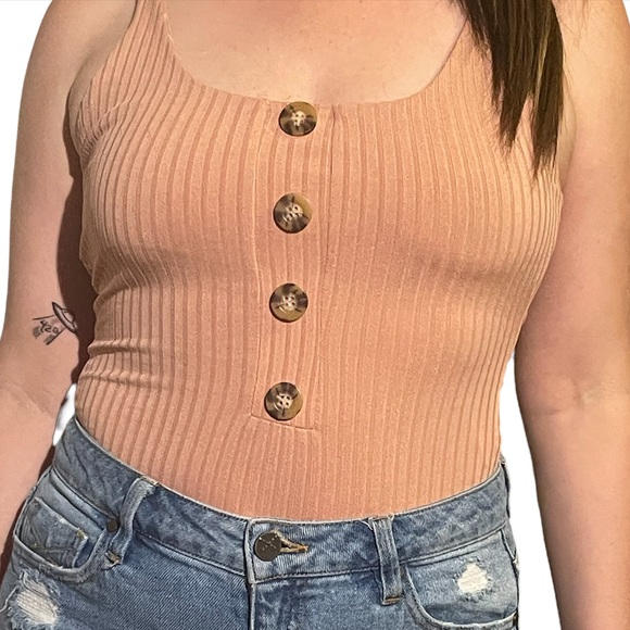 PrettyLittleThing Peach Button Up Bodysuit - Picture 2 of 5